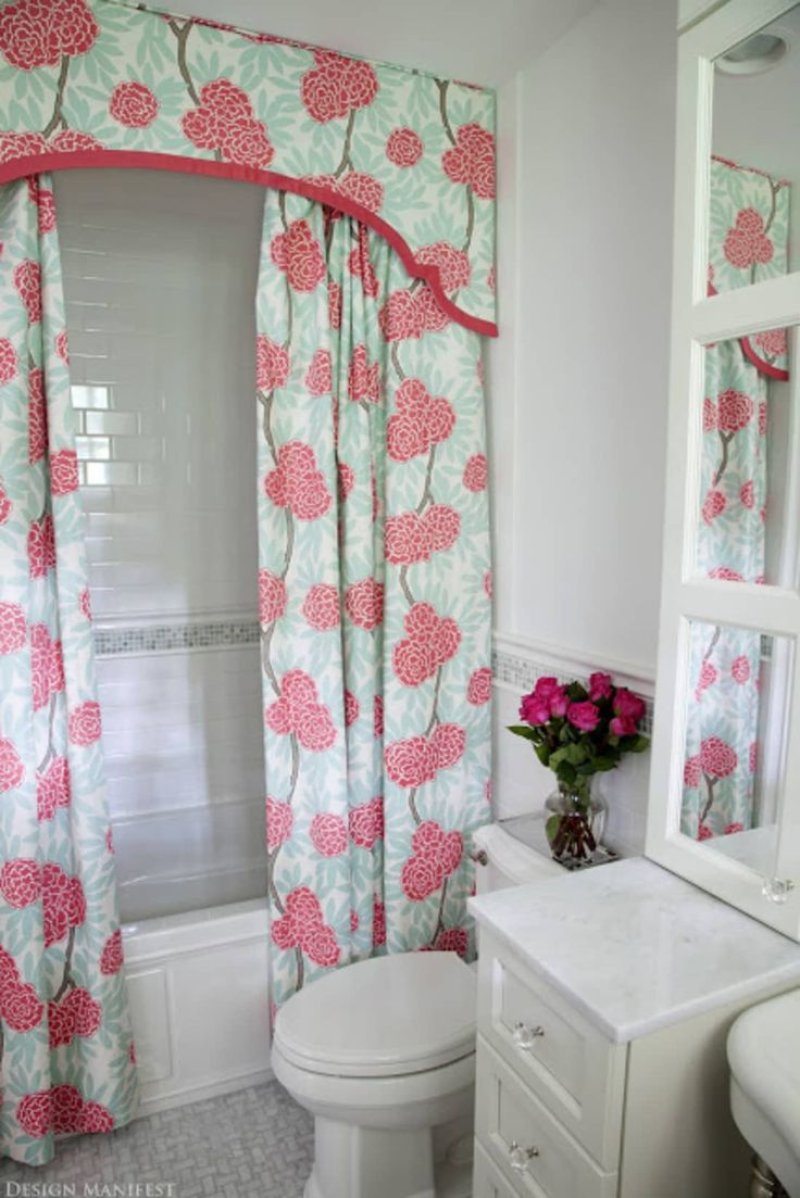 Curtain shower