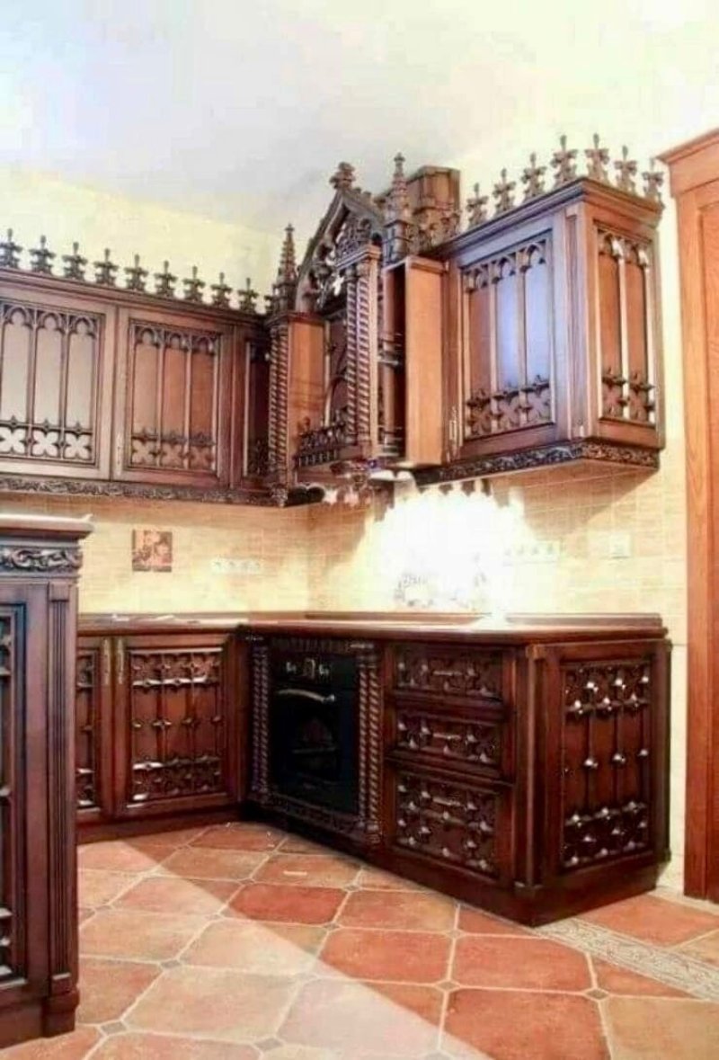 Кухня в стиле готика