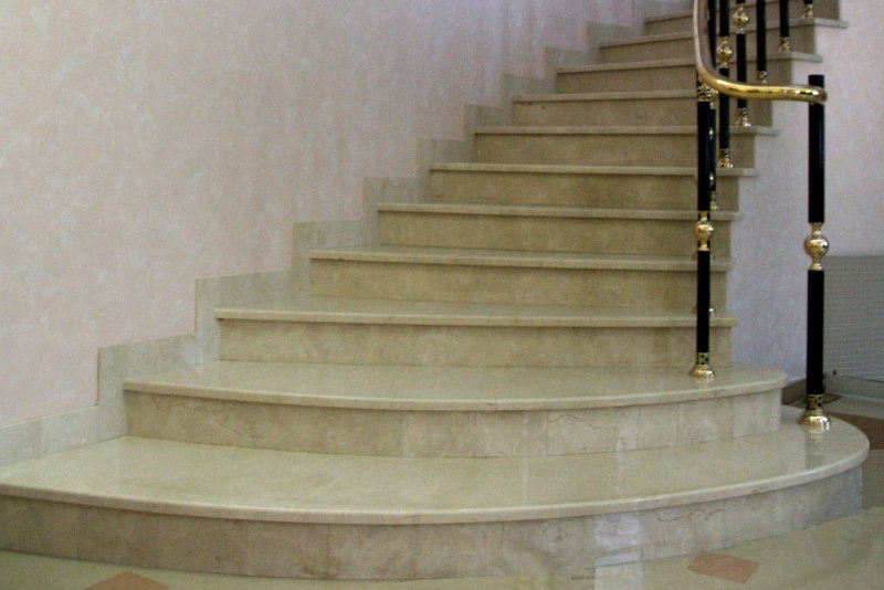 Ступени из мрамора