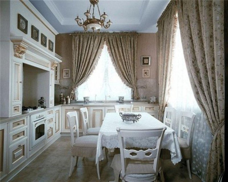 Шторы для кухни в классическом стиле
