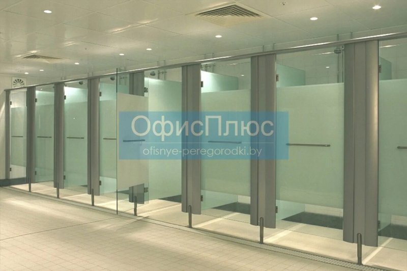 Цельностеклянные перегородки титан
