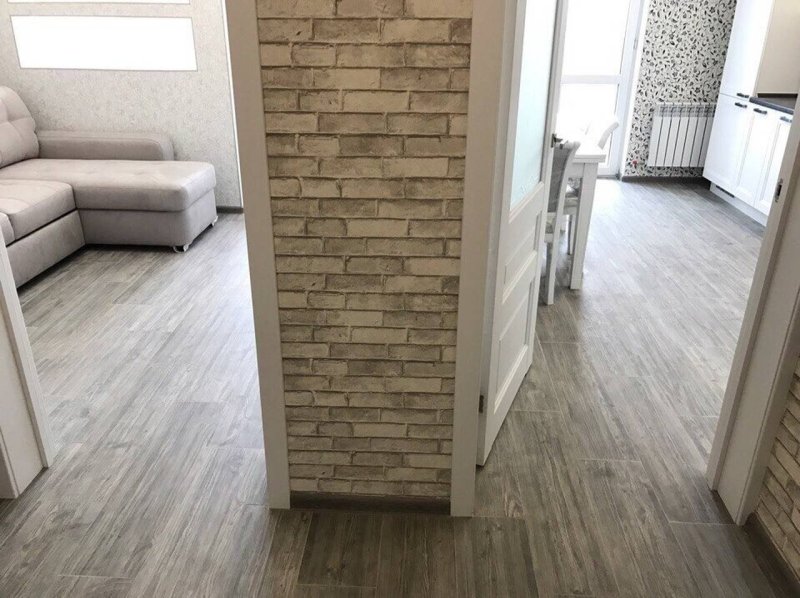 Ламинат в однушке