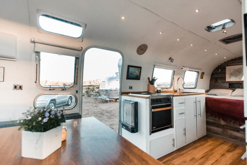 Автодом airstream