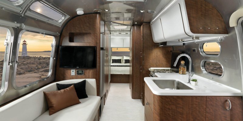 Автодом airstream
