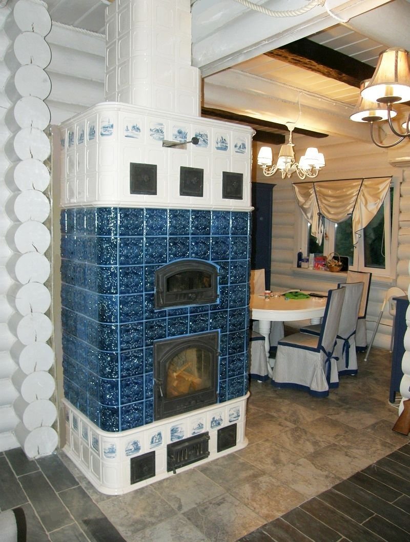 Печь голландка с изразцами