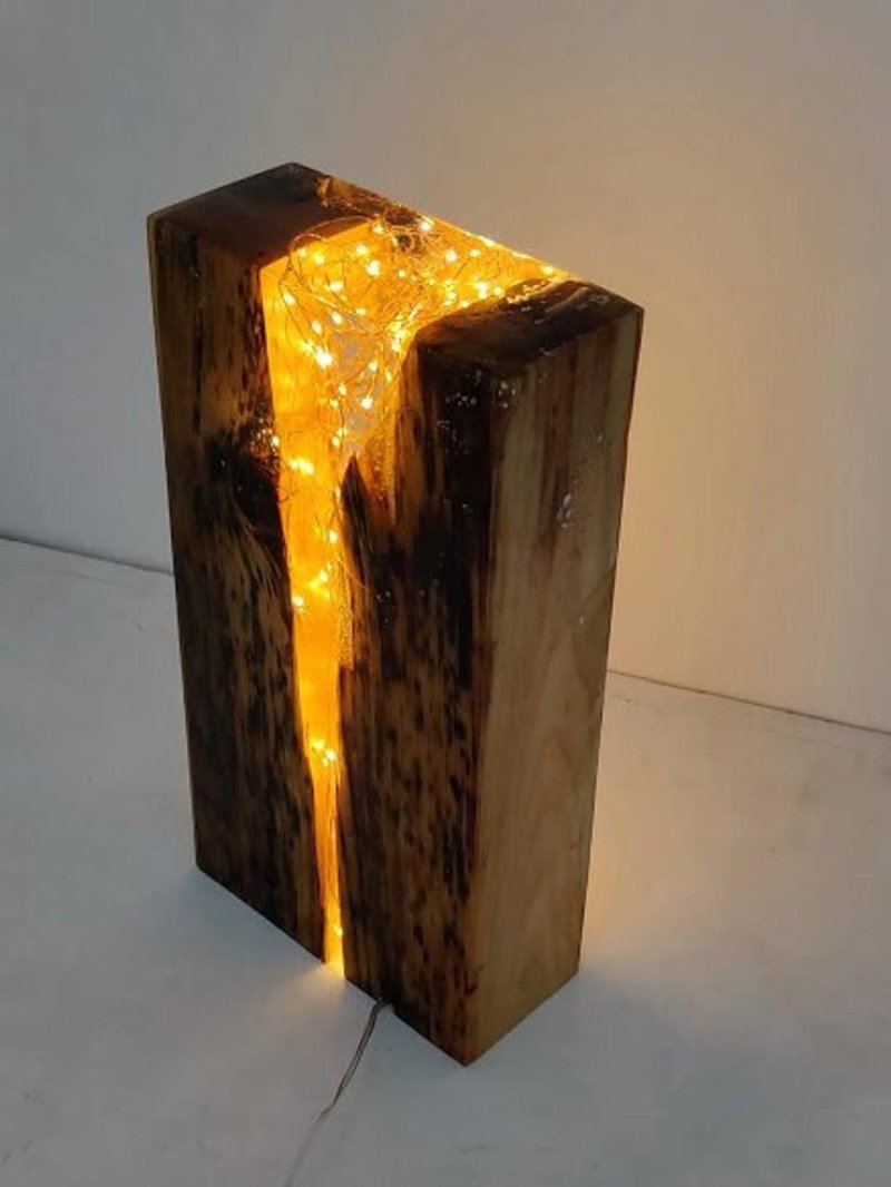 Epoxy resin lamp