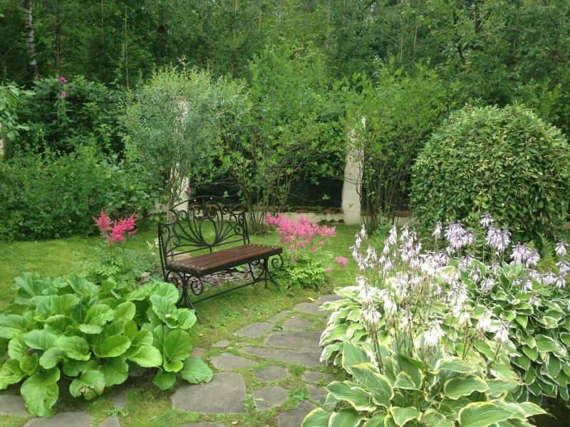 Кованая садовая скамейка