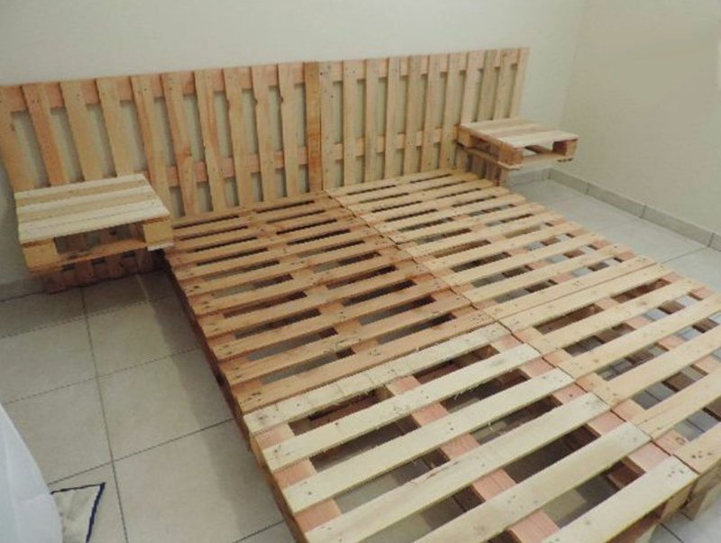 Кровати из поддонов