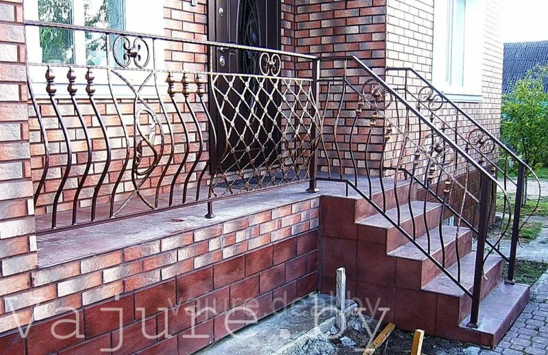 Кованые перила на крыльцо