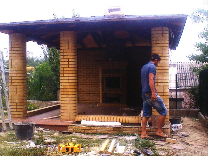 Столбы из кирпича для беседки