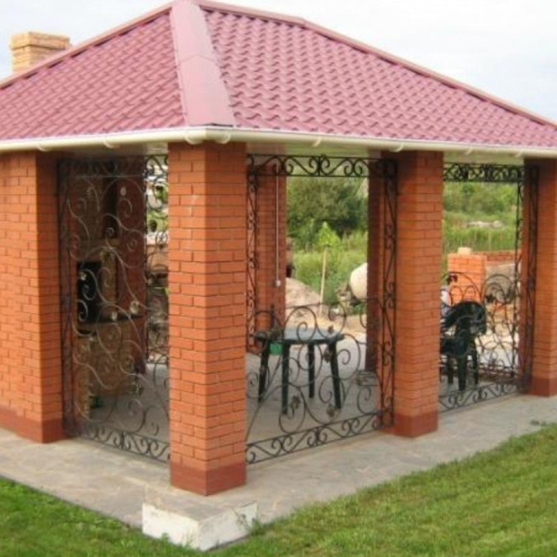 Кирпичные беседки с перголой