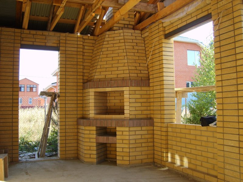 Барбекю из кирпича