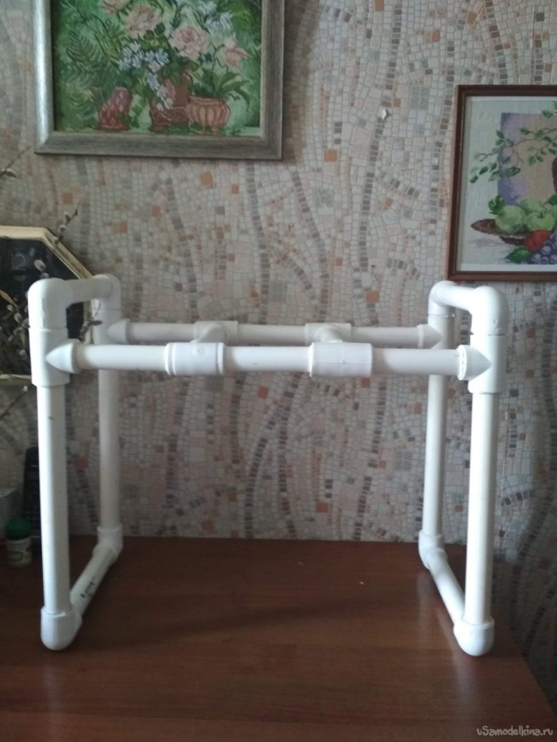 Столик из полипропилена