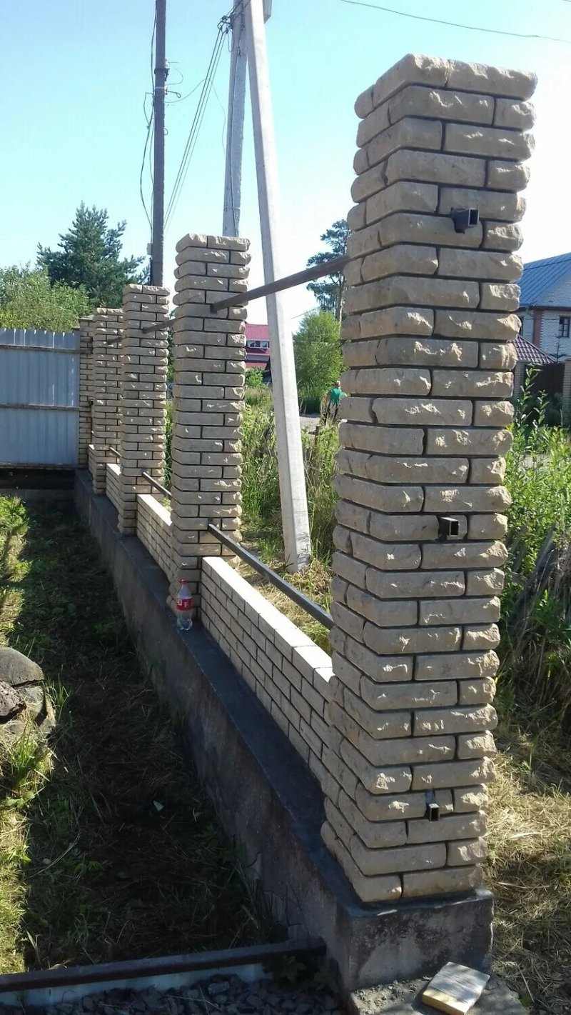 Кирпичные столбы для забора