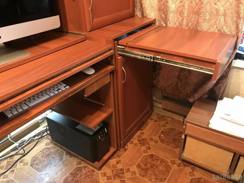 Секретер с выдвижной столешницей