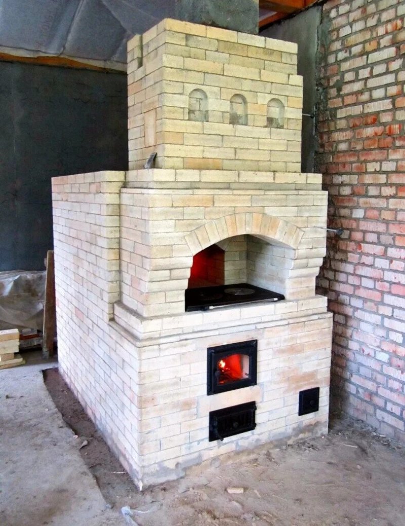 Русская печь с камином
