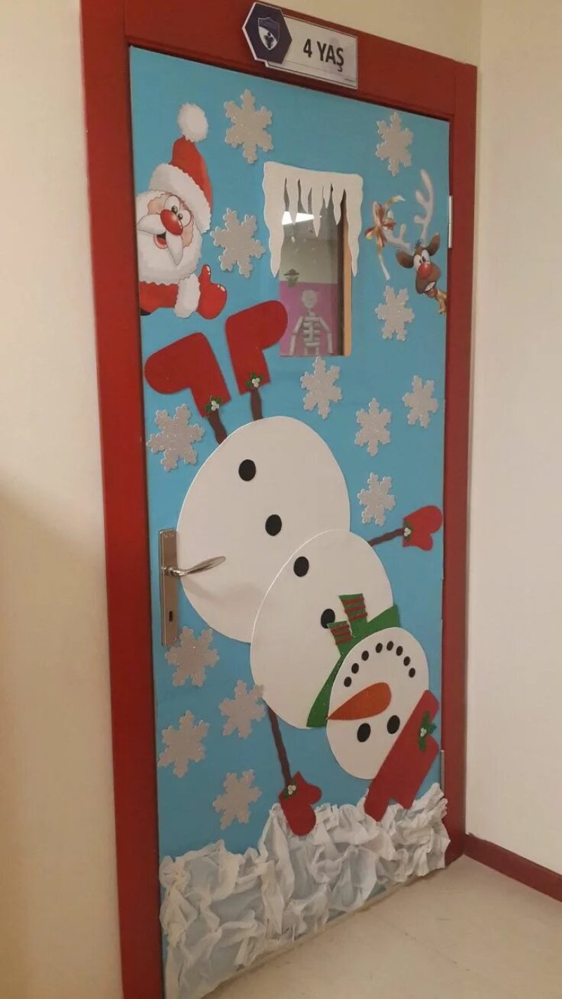Украшение на дверь на новый год