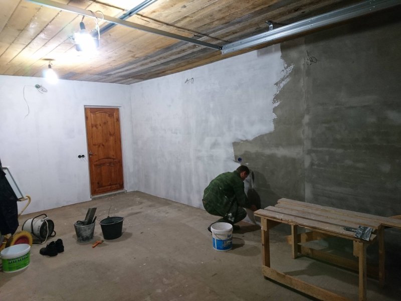 Штукатурка стен в гараже