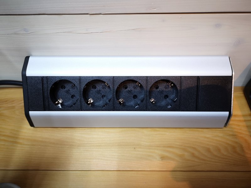 Выдвижной блок розеток evoline port standart