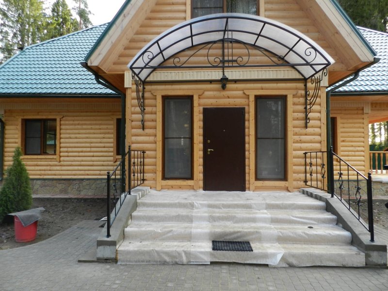 Навес над крыльцом