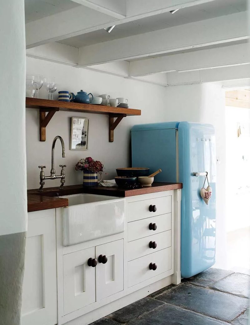 Холодильник smeg в интерьере кухни
