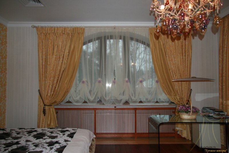 Короткие шторы в гостиную