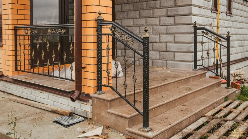 Перила металлические для крыльца