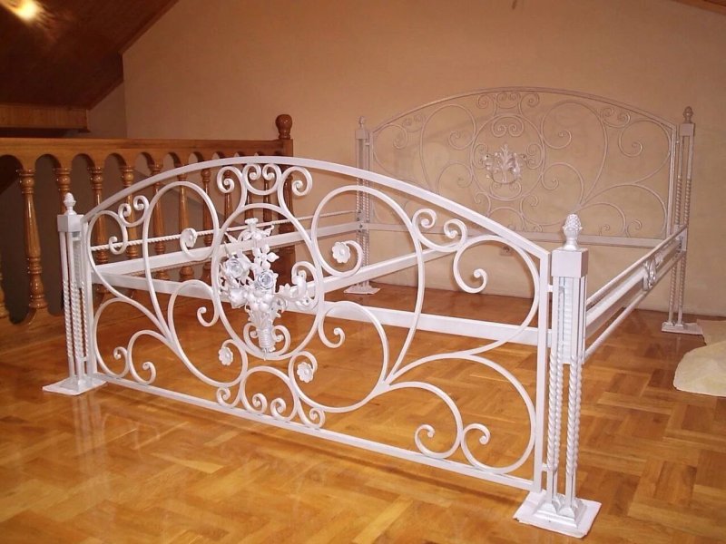 Кровати кованые