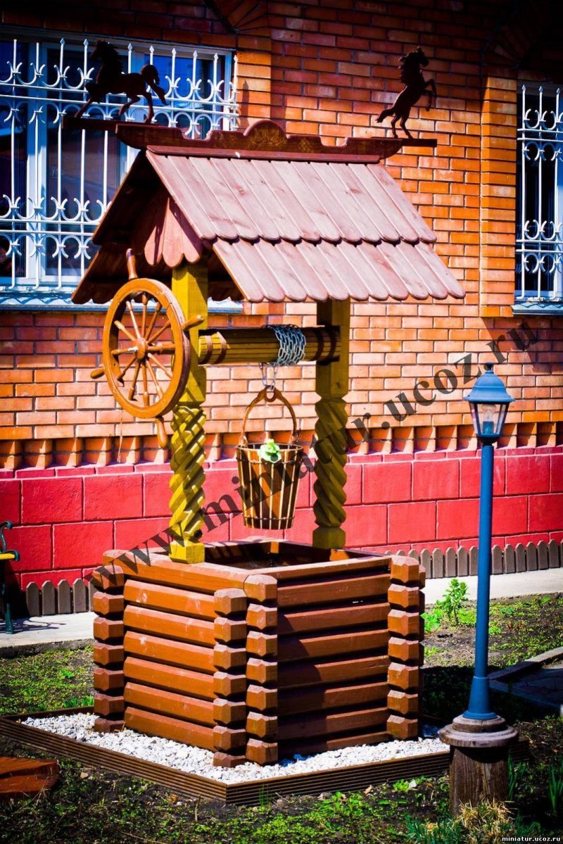 Колодец декоративный для сада