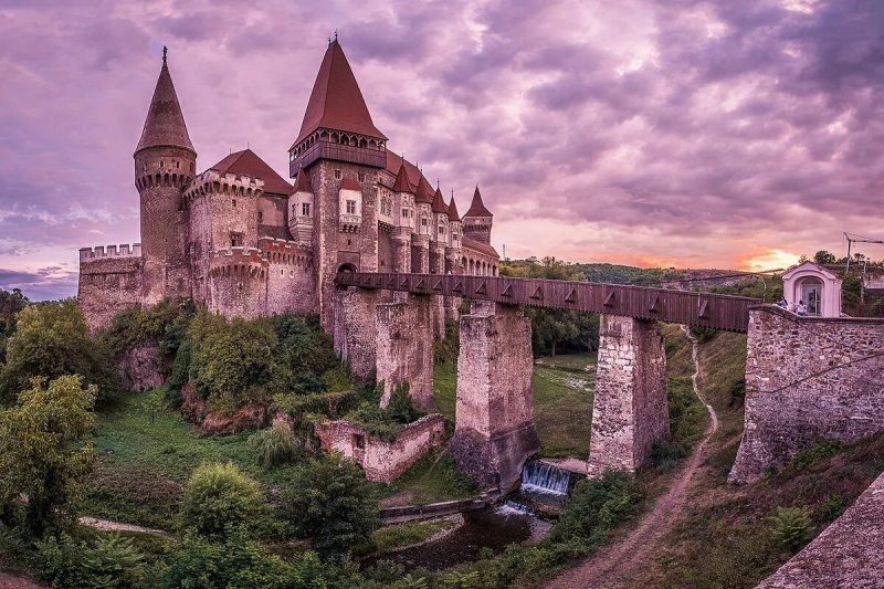 Замок корвинов румыния