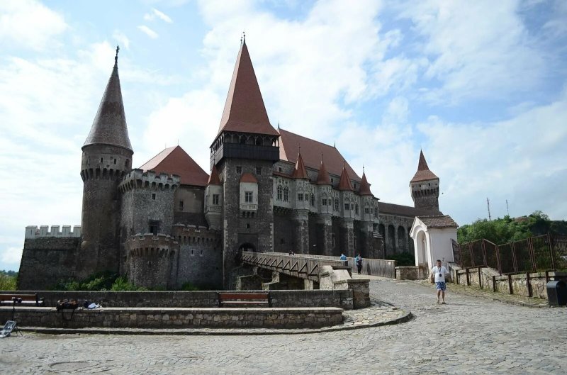 Замок хунедоара румыния