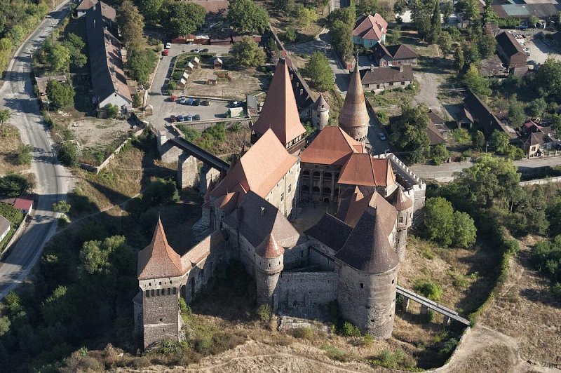 Замок хунедоара румыния