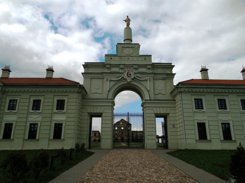 Дворцовый комплекс сапег в ружанах беларусь