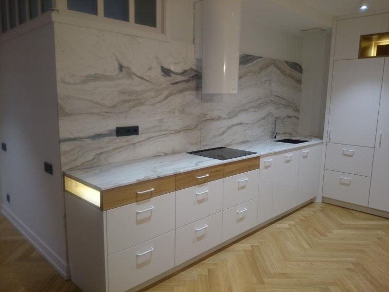 Мрамор итальянский столешница