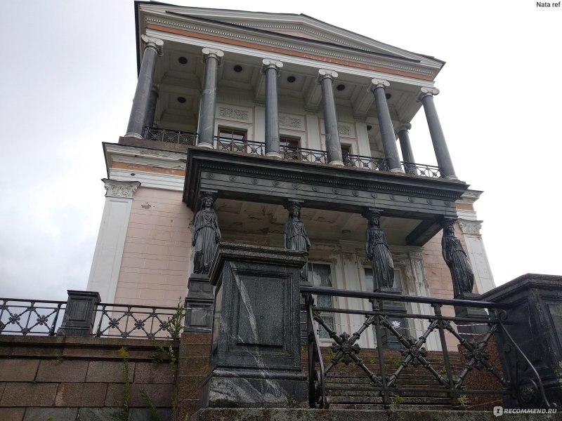 Дворец бельведер в петергофе