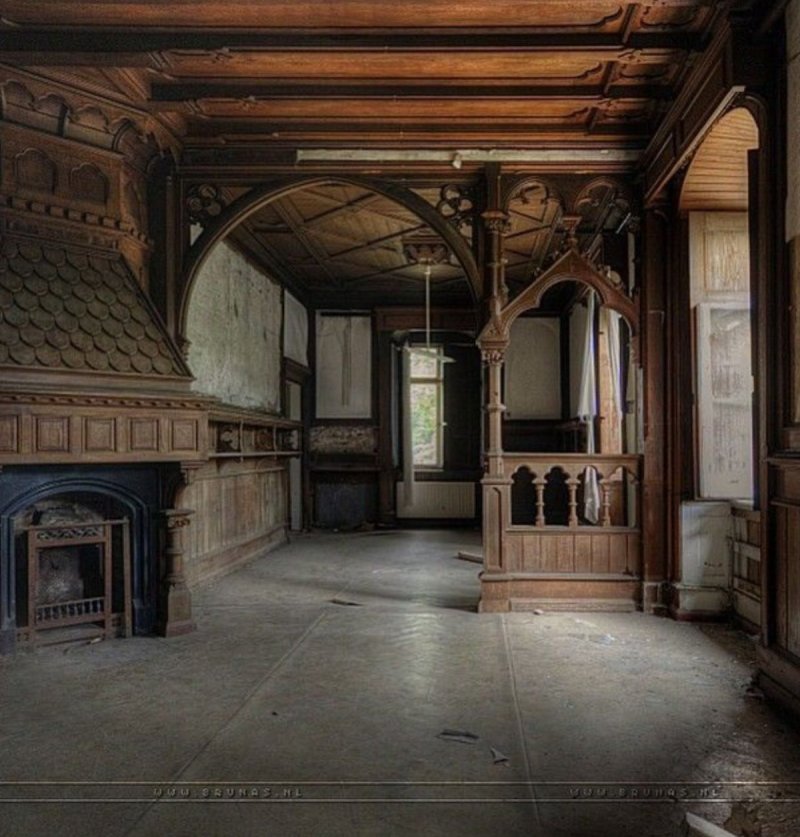 Заброшенный особняк manor house