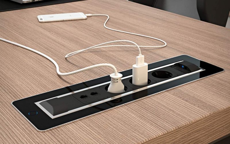 Встраиваемая розетка в столешницу с usb