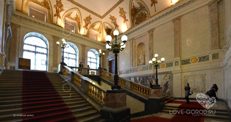Михайловский дворец в санкт-петербурге парадная лестница