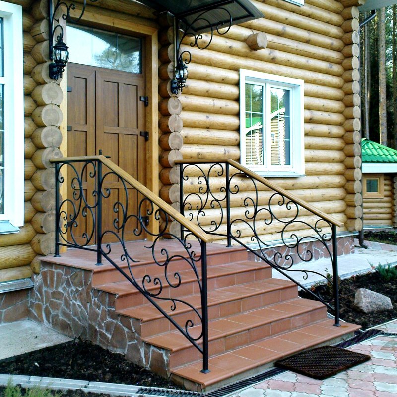 Металлические перила для крыльца