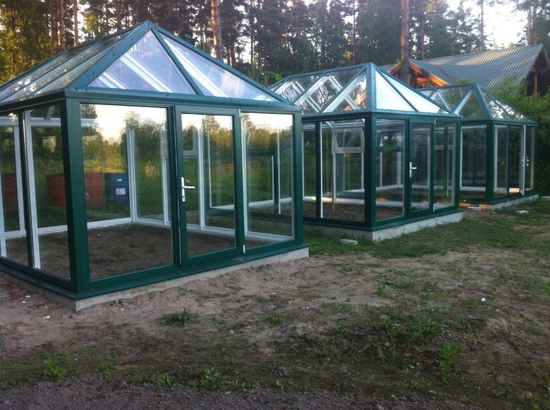 Теплица из стекла