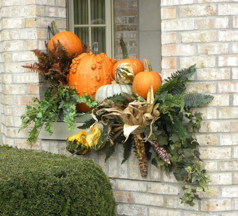 Halloween decorating