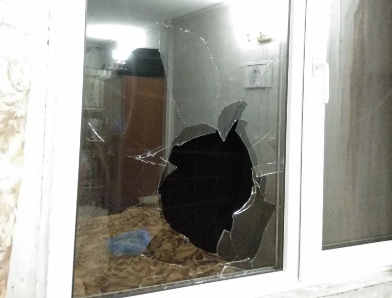 Разбитое окно в квартире