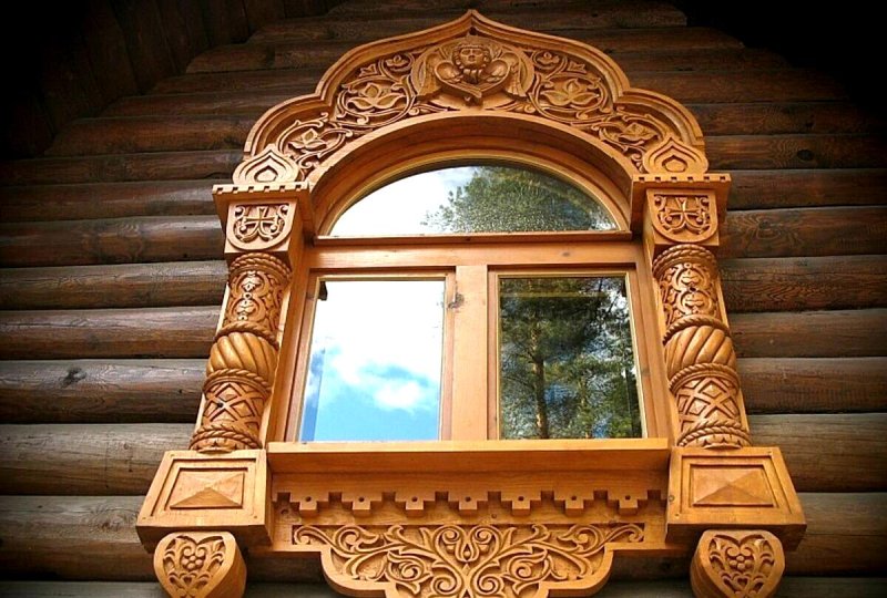 Резные деревянные наличники