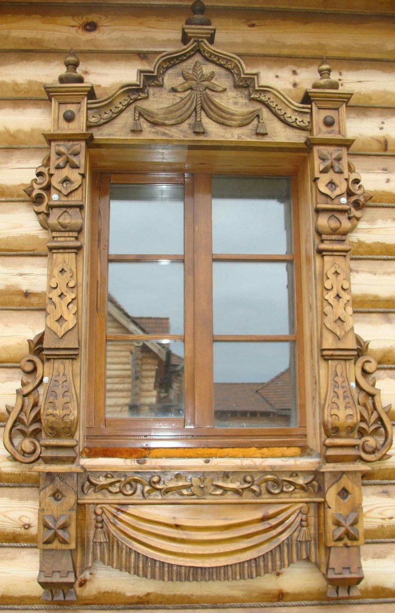 Резные деревянные наличники