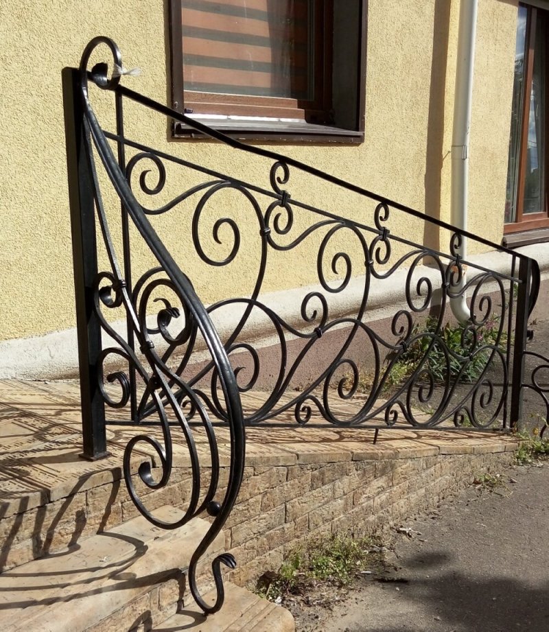 Кованые ограждения для крыльца