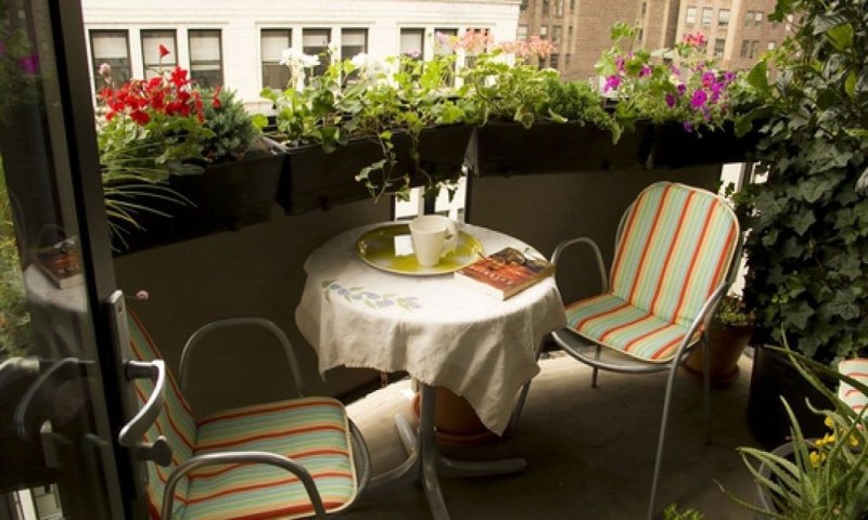 Balkon dekorasyonu