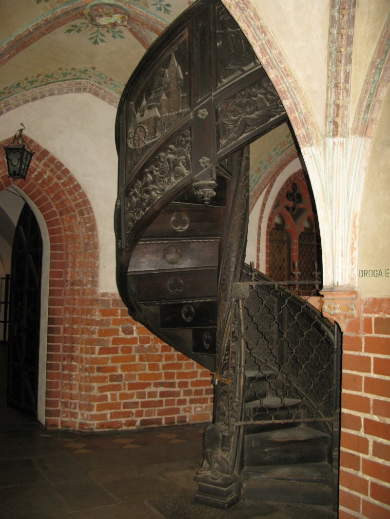 Винтовая лестница в замке