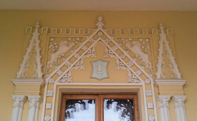 Дворец коттедж в парке александрия в петергофе