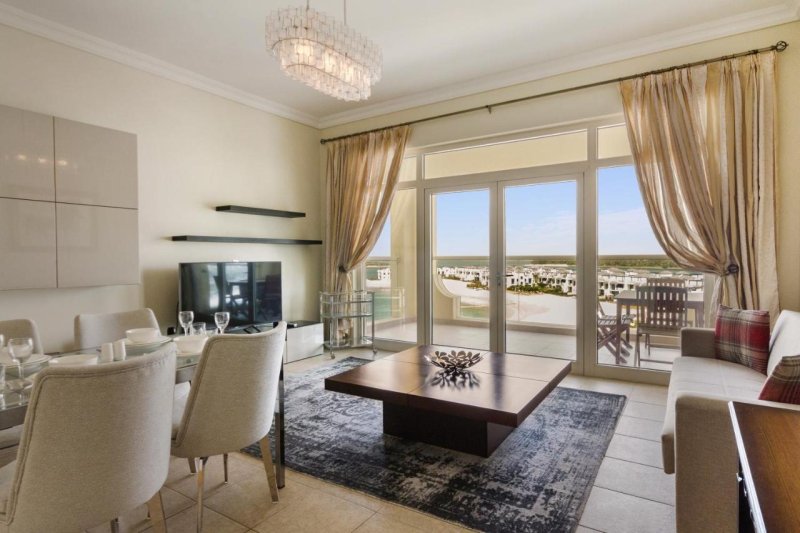 Shoreline apartments palm jumeirah