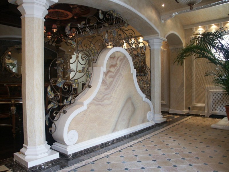 Мраморная лестница